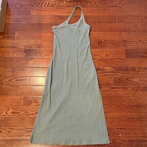Aerie women’s super comfy and cute olive one shoulder dress- size small